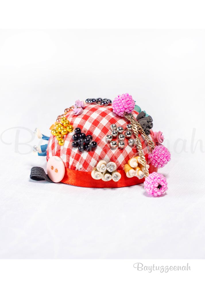 SCARF PINS ON CUSHION